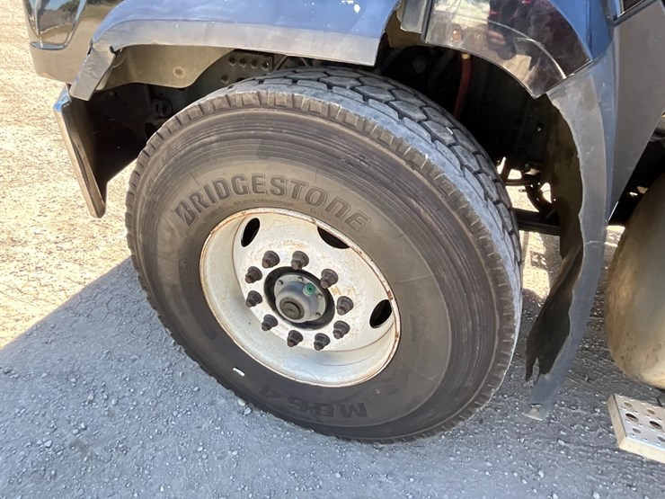 2013-freightliner-sd114-material-crane-image-19