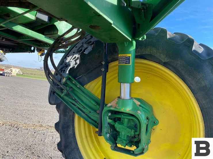 2013-john-deere-4830-image-11