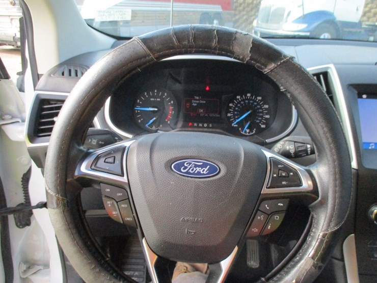 2019-ford-edge-sel-image-11