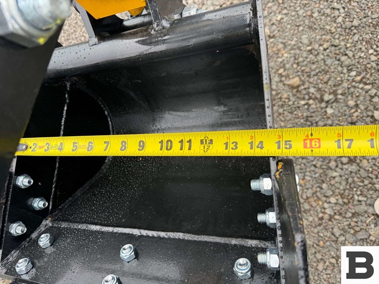 2025-cfg-industrial-h12r-mini-excavator-image-12