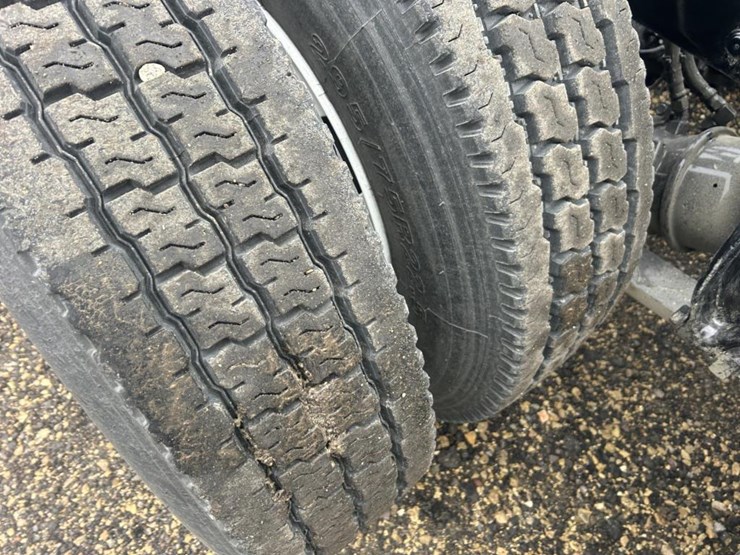 #1675-•-2016-freightliner-harrison-glider-kit-day-cab-truc-image-50