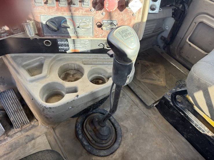 #1955-•-2008-international-eagle-day-cab-truck-tractor-image-50