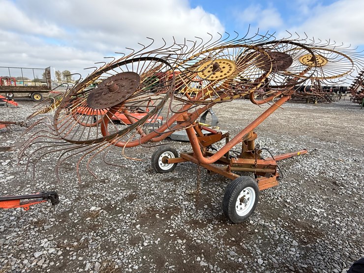 #22611-•-8-wheel-hay-rake-image-18