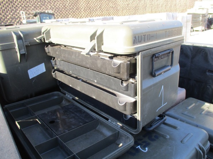 lot-of-plastic-liquid-storage-container,-image-5