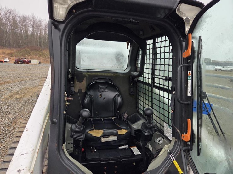 2013-bobcat-t770-image-38