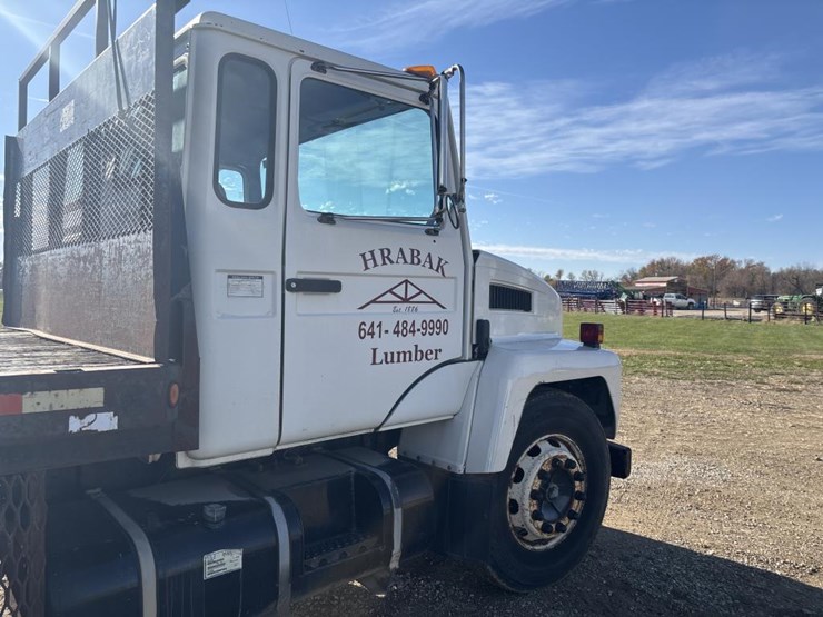 #1337-•-1998-mack-cs200-flatbed-truck-image-12