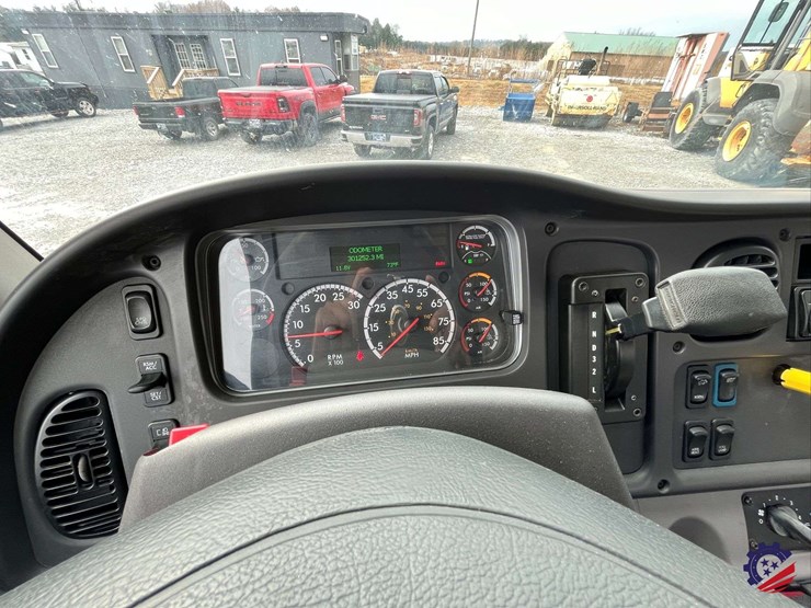 2017-freightliner-m2-s/a-tank-truck-image-73