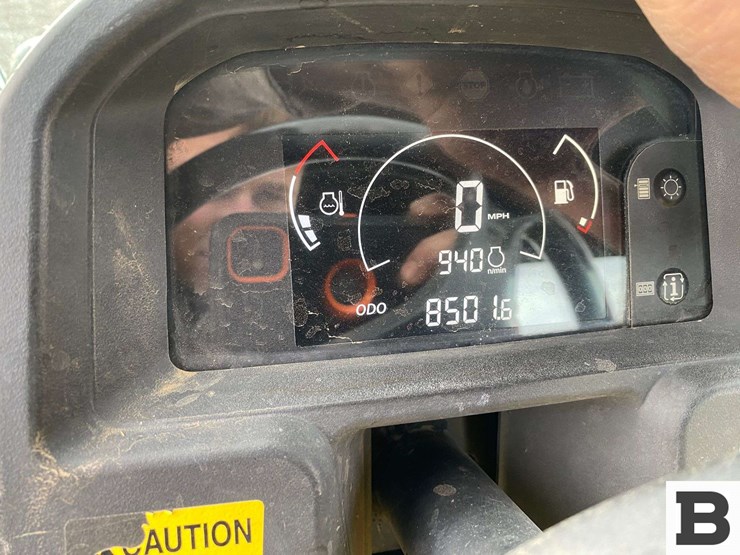 john-deere-835e-image-20