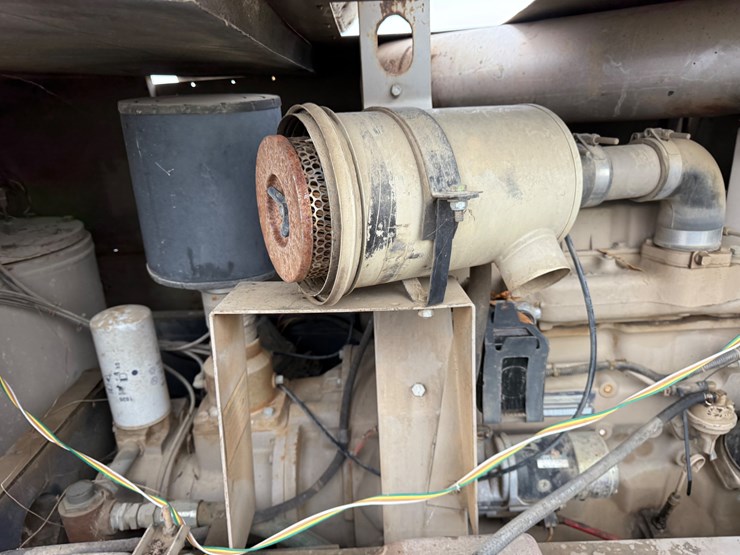 #22619-•-1994-leroi-185-portable-air-compressor-3272x209-6/94-image-17