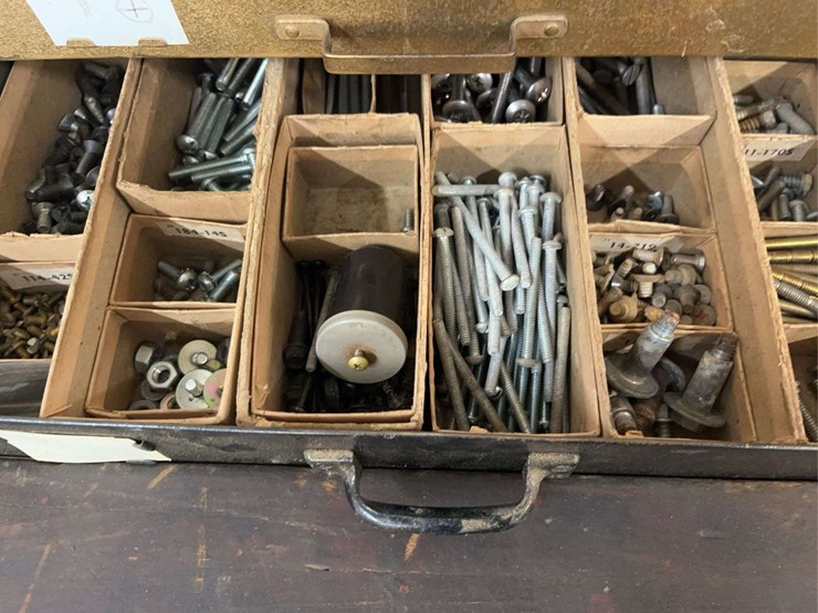 (2)-screw-cabinets-image-9