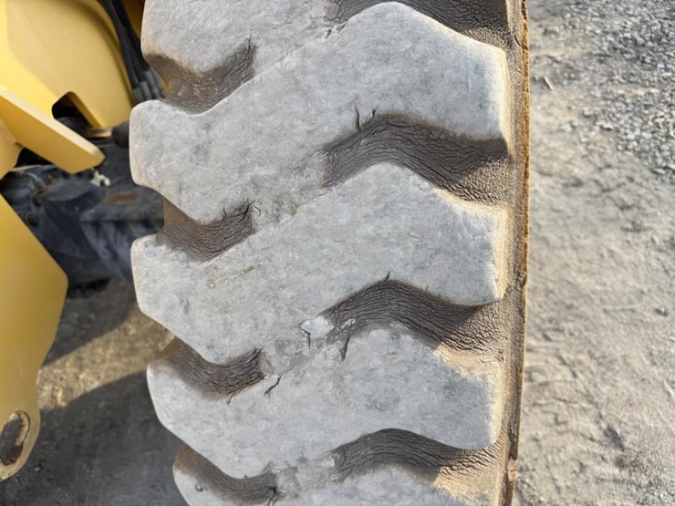 2013-gehl-dl11-image-67