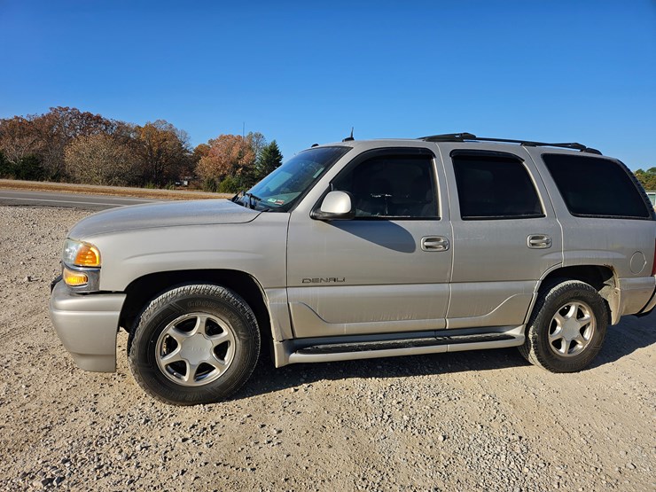 2004-gmc-yukon-image-4