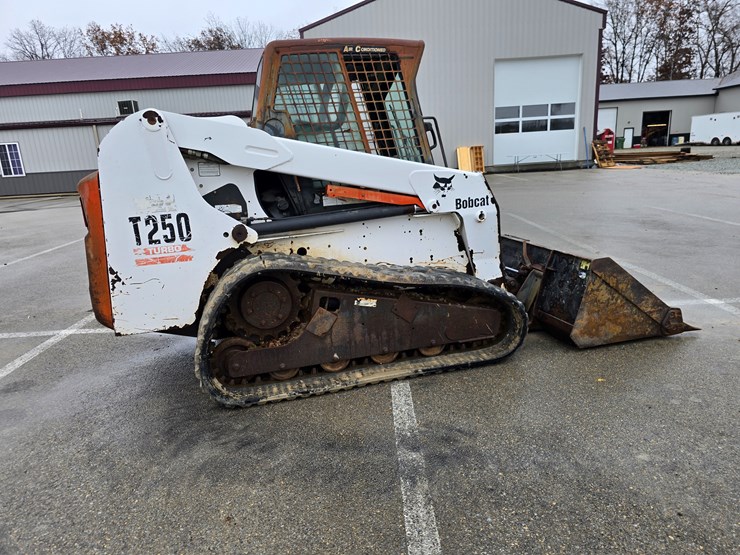 bobcat-t250-image-27