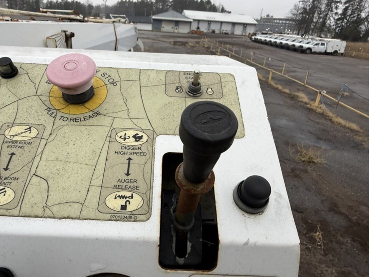 #2000-•-2014-freightliner-altec-digger-derrick-image-64