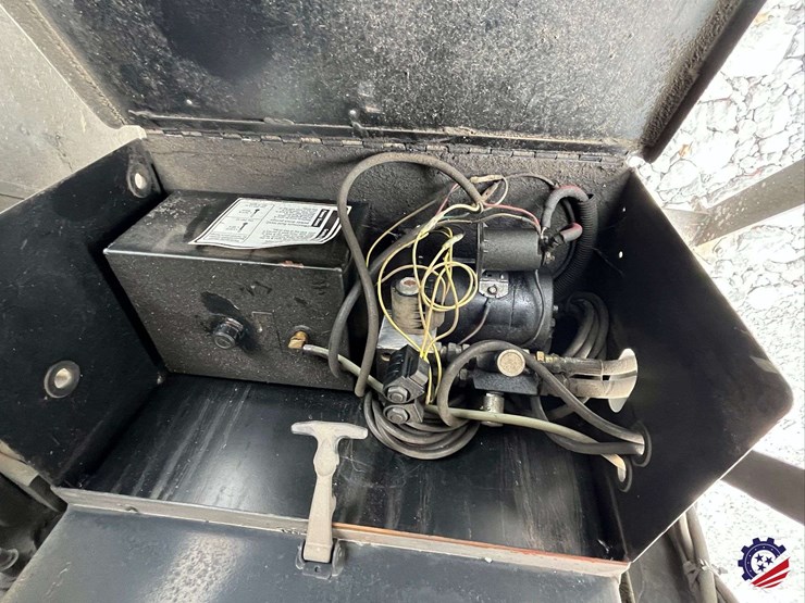 2017-freightliner-m2-s/a-tank-truck-image-35