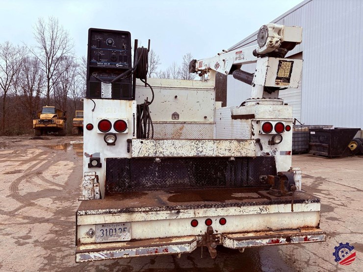 1998-freightliner-fl70-image-4