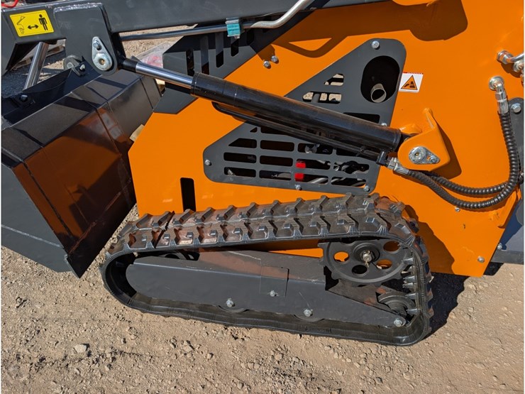 landhonor-ldh-ht380-mini-skid-steer-image-5