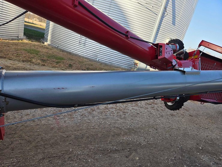 agi-mayrath-hx2-10"x63'-swing-away-auger-image-12