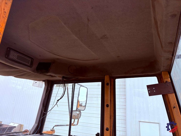 1995-volvo-a30-image-61