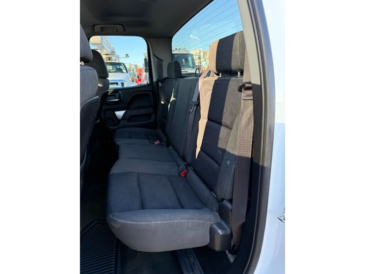 2014-chevrolet-silverado-image-18