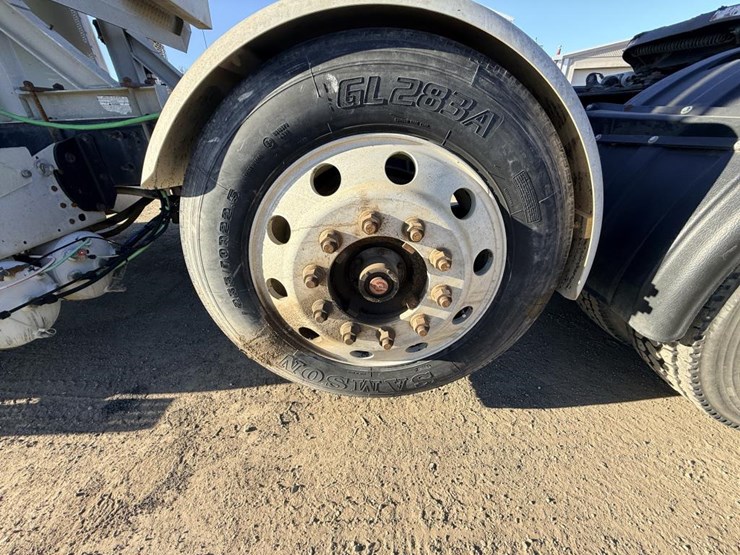 #1965-•-2008-international-eagle-day-cab-truck-tractor-image-55