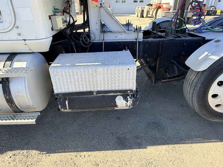 #1974-•-2008-international-eagle-day-cab-truck-tractor-image-14