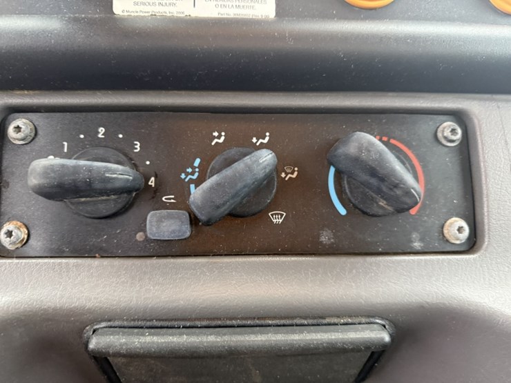 #2000-•-2014-freightliner-altec-digger-derrick-image-78