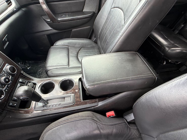 2015-chevrolet-traverse-image-30