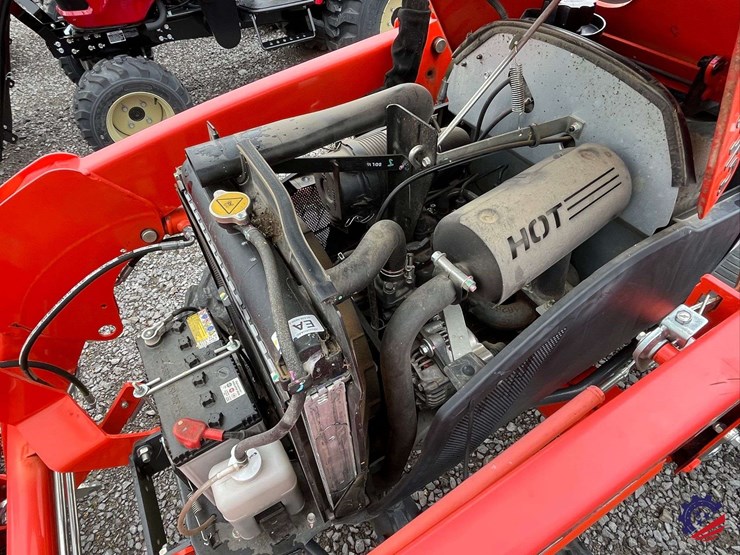 kubota-b2401d-farm-tractor-image-21