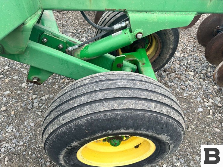 john-deere-2700-image-29