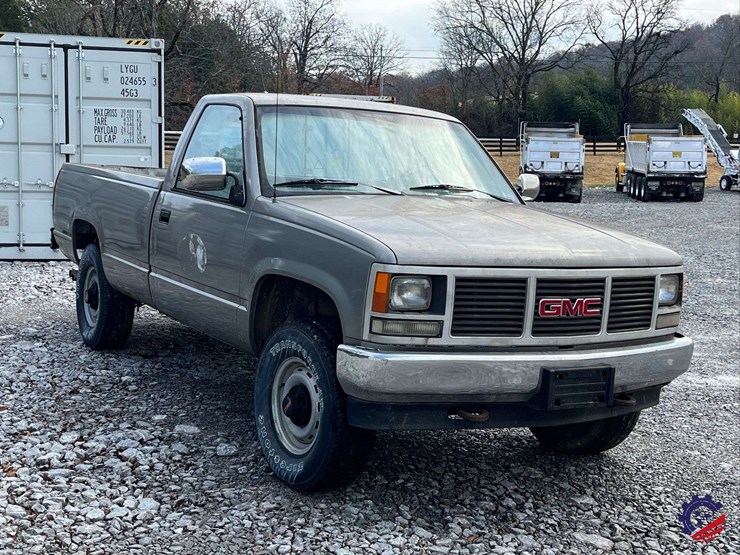 1990-gmc-sierra-pickup-truck-image-11