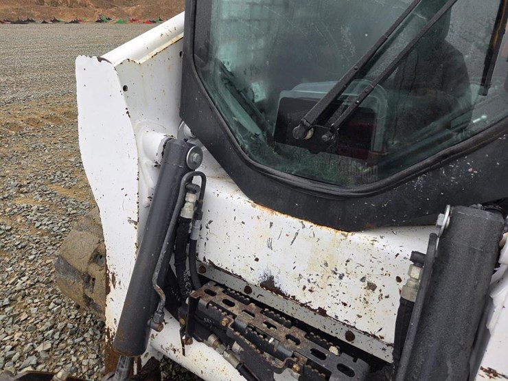 2020-bobcat-t740-image-11