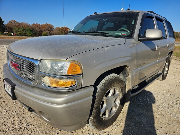 2004-gmc-yukon-image-1