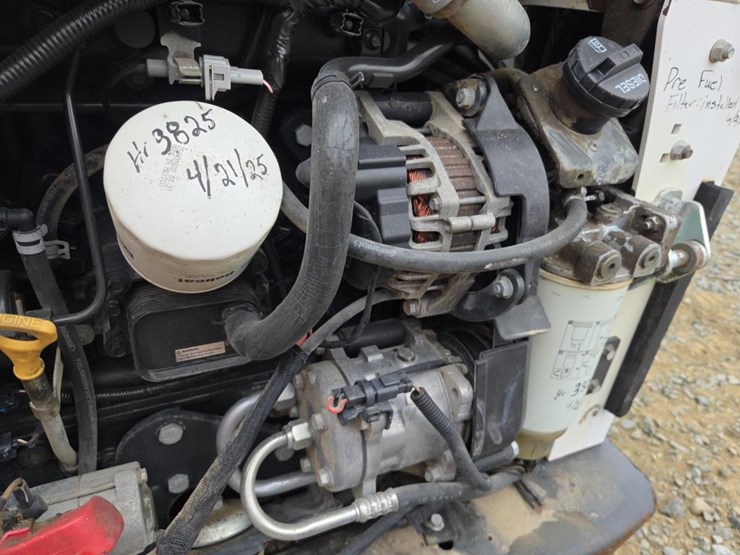 2020-bobcat-t740-image-28