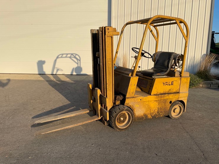 yale-5000#-lp-forklift-image-1