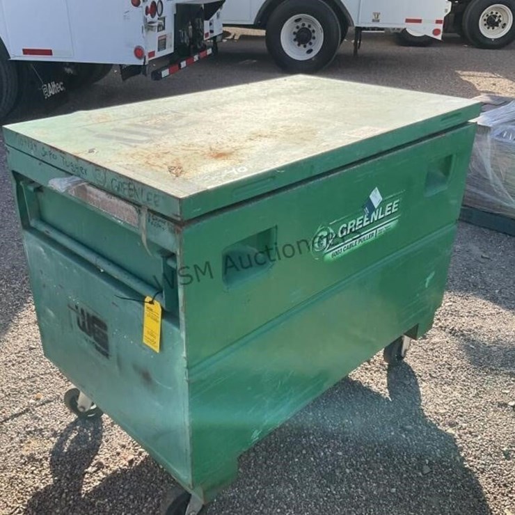 STEEL JOB BOX W/ CABLE TUGGER