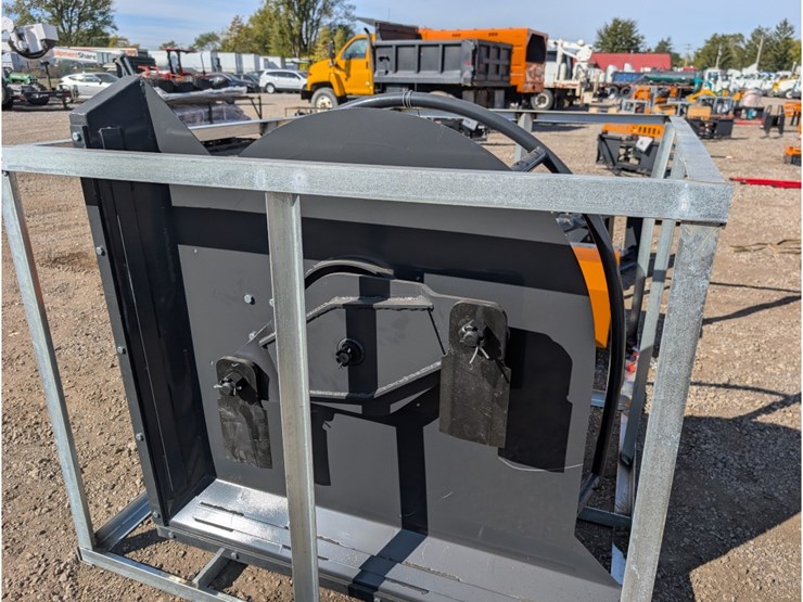 landhonor-skid-steer-articulating-brush-cutter-image-4