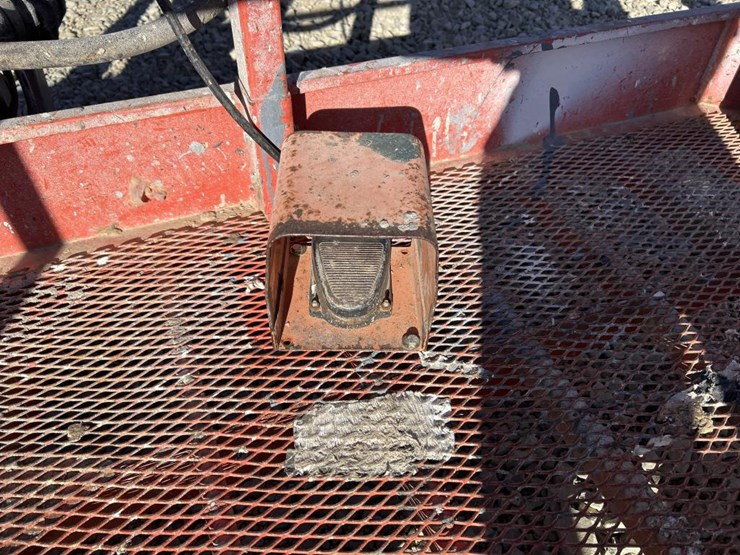 2017-skyjack-sj45t-image-13