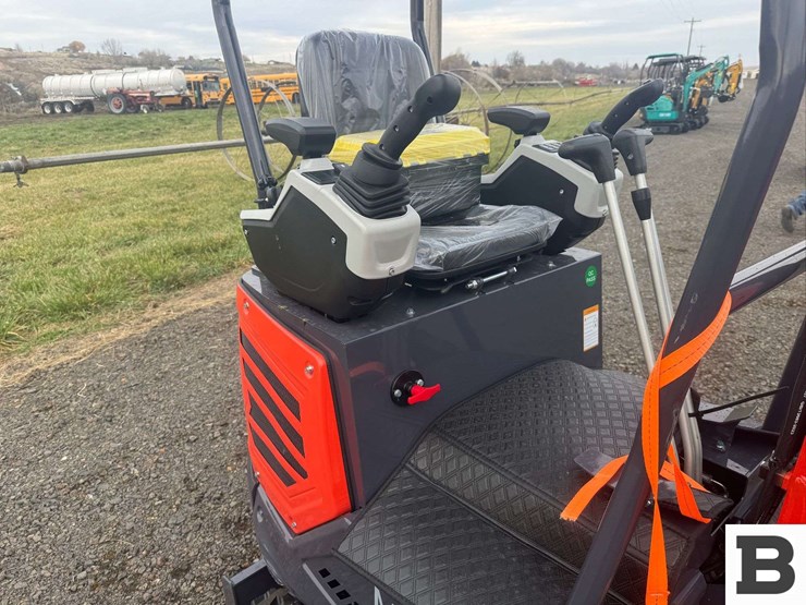 2025-cfg-industrial-mx15rx-mini-excavator-image-28