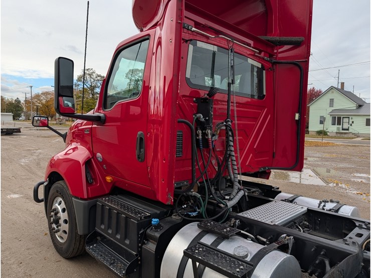 2019-international-lt-image-13