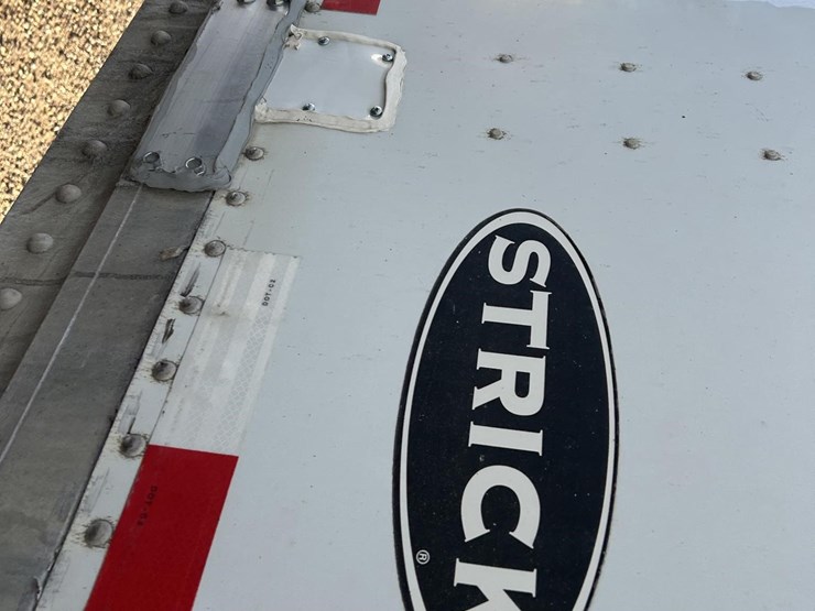 2011-strick-trailer-image-14