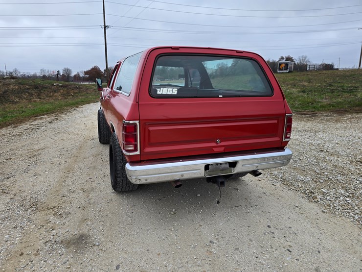 1986-dodge-ram-charger-image-17