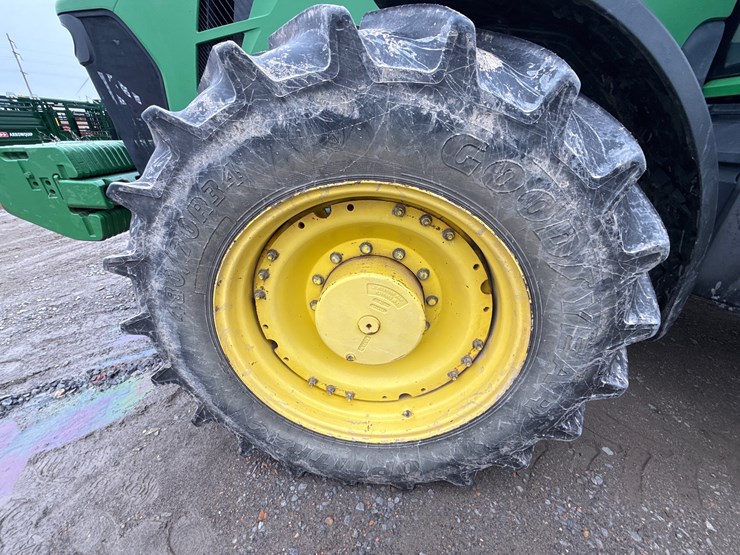 john-deere-8320r-image-22