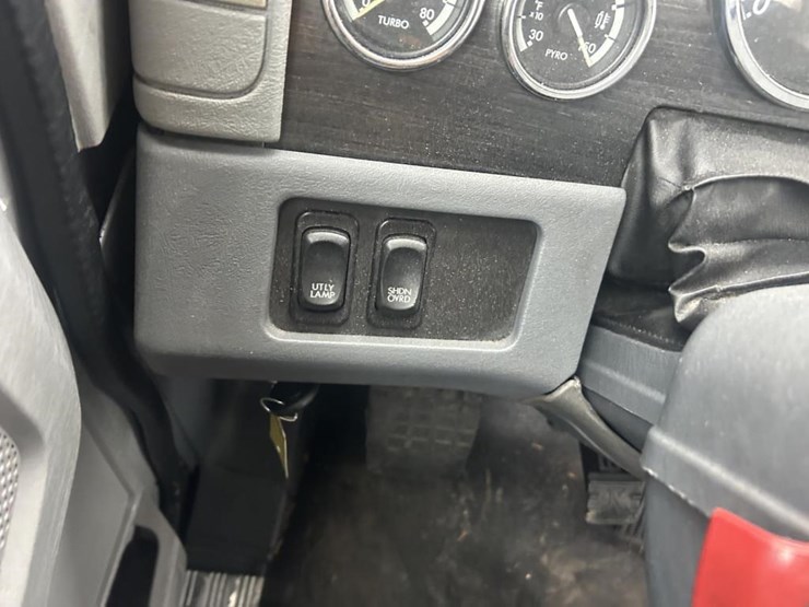 #1675-•-2016-freightliner-harrison-glider-kit-day-cab-truc-image-60