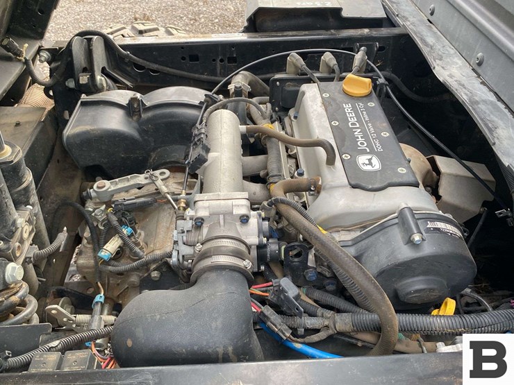 john-deere-835e-image-31