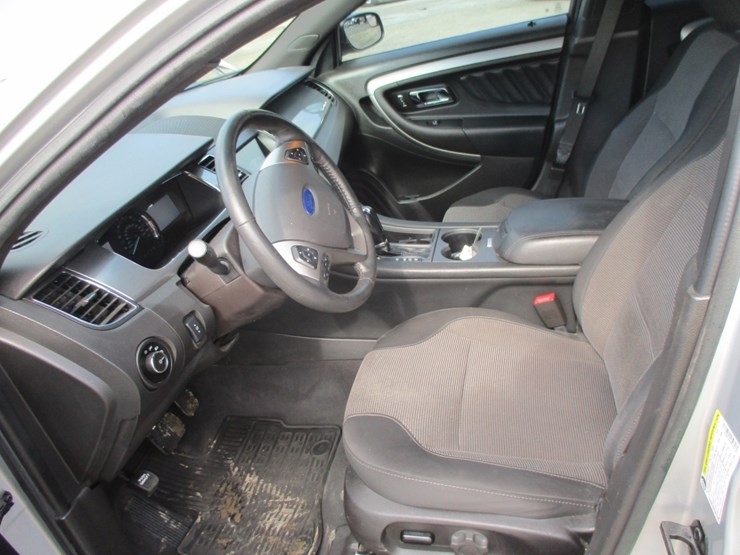 2019-ford-taurus-sel-sedan,-image-7