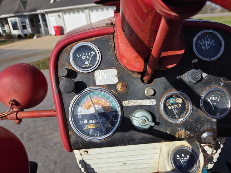 case-ih-560-image-55