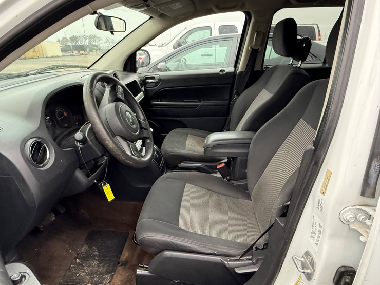 2014-jeep-compass-image-31