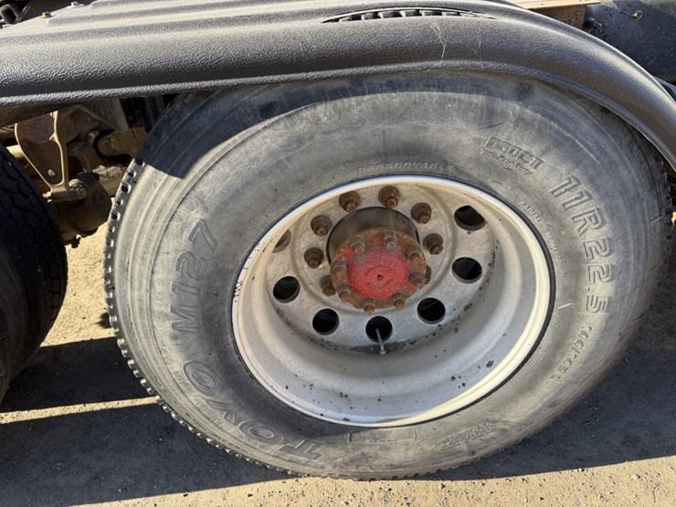 #1955-•-2008-international-eagle-day-cab-truck-tractor-image-79