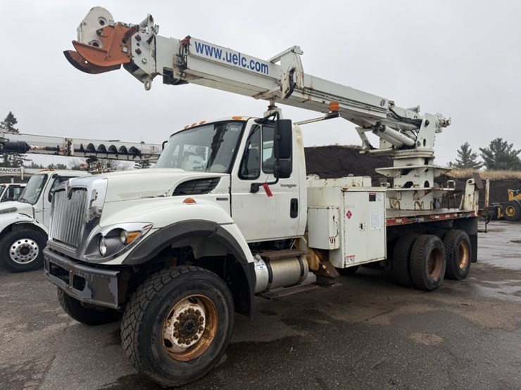 2002-international-7400-image-2